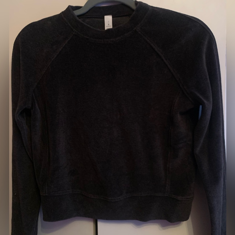 Lululemon Black Crewneck Sweatshirt